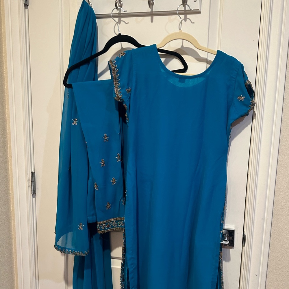 Preloved Almost Like New Kurta Bottom And Dupatta - image 2